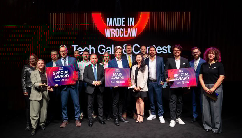 Finaliści, zwycięzcy, jurorzy, organizatorzy i uczestnicy Tech Contest na Made in Wrocław