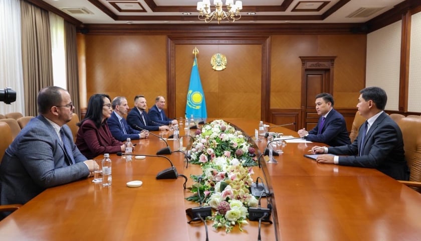 Przedstawiciele z Grupy Selena i z Kazachstanu, gdzie planowana jest budowa zakładu