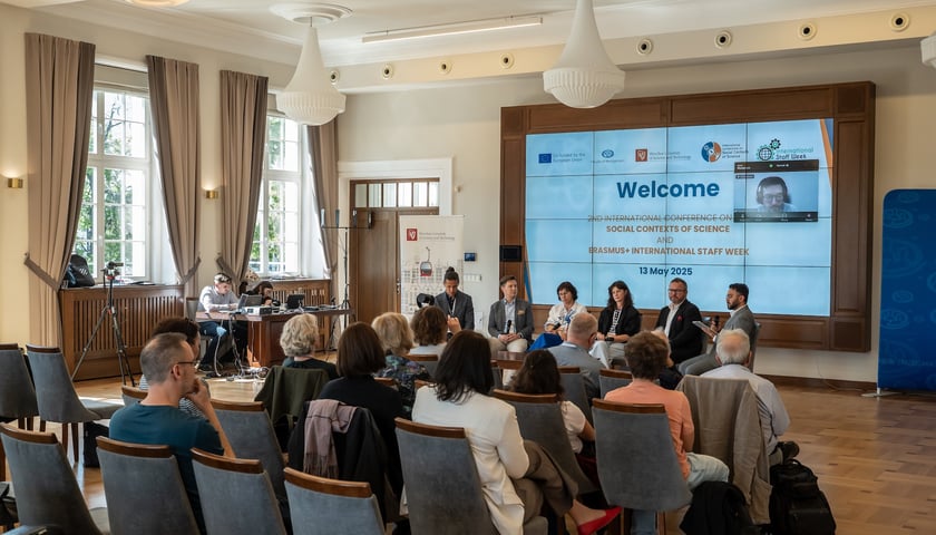 Uczestnicy konferencji technologicznej odbywającej się w ramach Erasmus+ - International Staff Week.  