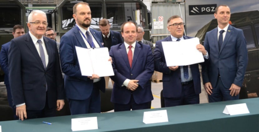 podpisanie umowy w Jelczu-Laskowicach