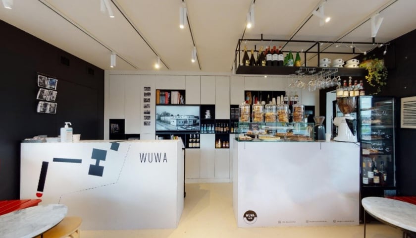 Powiększ obraz: Wnętrze kawiarenki WuWa Cafe