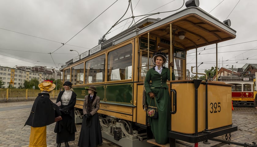 Powiększ obraz: Remont tramwaju Maximum z 1901 roku rozpoczął się od wygranego projektu WBO. W kolejnych latach kontynuowany był z innych środków.