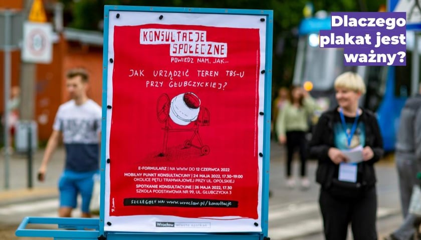 Powiększ obraz: Plakat konsultacji społecznych we Wrocławiu