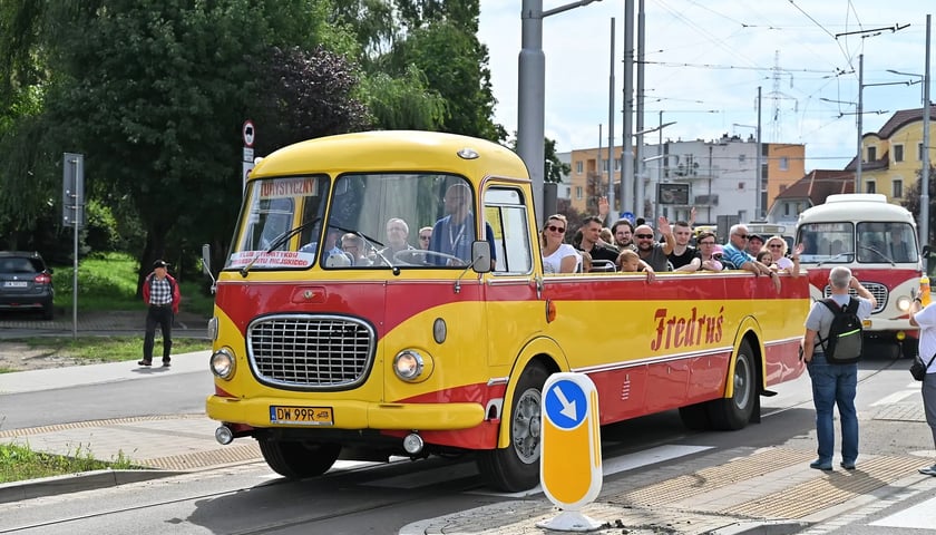Fredruś podczas parady autobusów i tramwajów, wrzesień 2023
