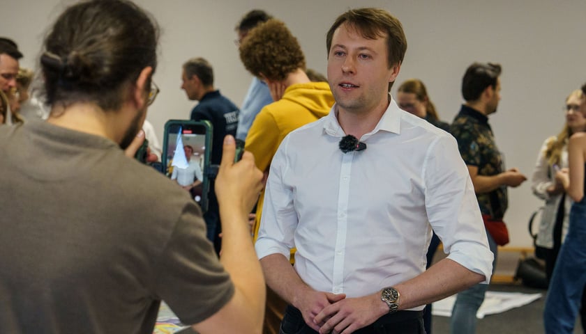 Powiększ obraz: Krystian Adamski z Rady Osiedla Jagodno