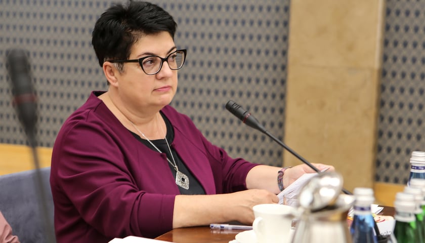 Powiększ obraz: Inauguracyjne posiedzenie grupy roboczej ds. uproszczeń prawnych dla trzeciego sektora, 12.06.2024. Na zdjęciu Beata Bernacka