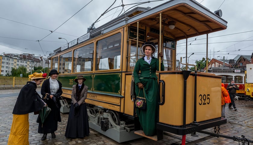 Powiększ obraz: <p>Dzień Otwarty w zajezdni Popowice, zdjęcie archiwalne</p>