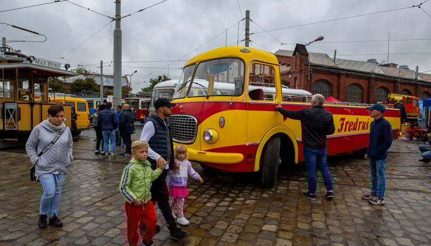 Powiększ obraz: <p>Dzień Otwarty w zajezdni Popowice, zdjęcie archiwalne</p>