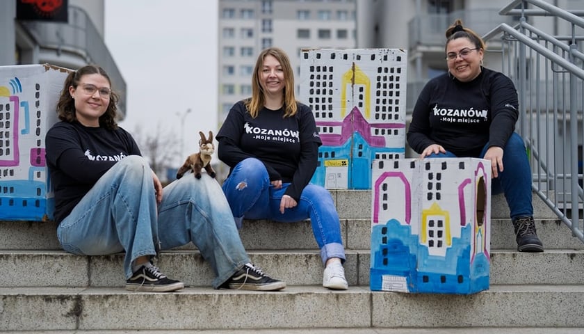 Powiększ obraz: Maja Boreczek, Ewelina Armada i Anna Jantas z CAL-u Kozanów, Fundacja Animada