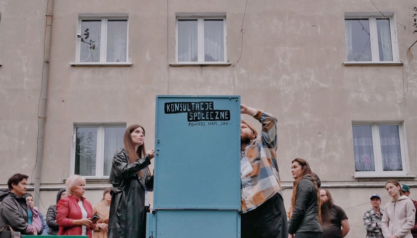 Powiększ obraz: <p>Podw&oacute;rkowe konsultacje społeczne, zdjęcie archiwalne, ilustracyjne</p>