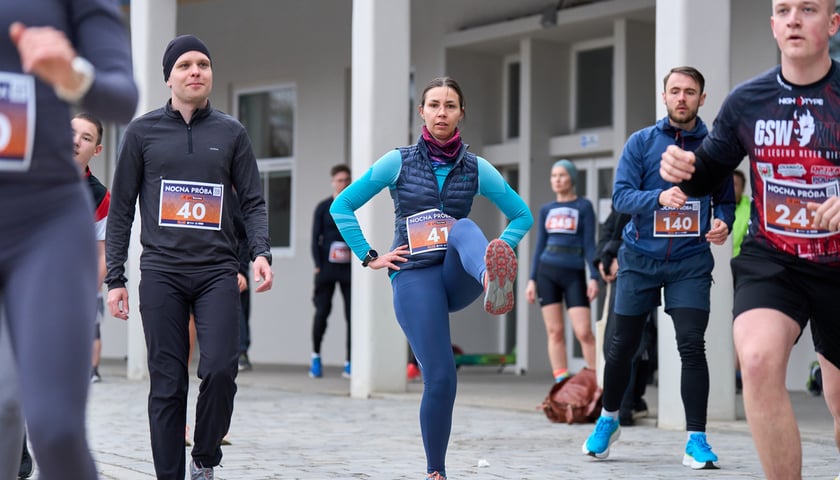 Powiększ obraz: Rozgrzewka, trening i bieg kontrolny przed p&oacute;łmaratonem. Wrocław, 12.04.2026