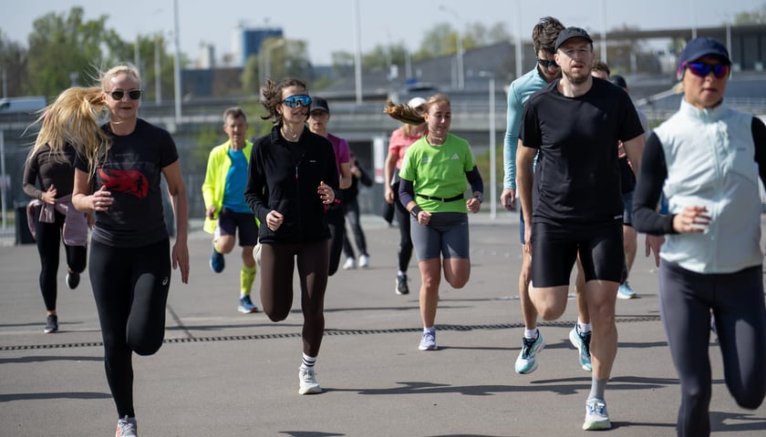 Powiększ obraz: Trening biegowy z Anną Kiełbasińską. Tarczyński Arena, 25.04.2026