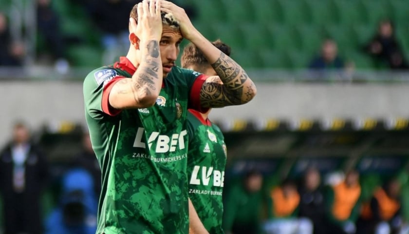 Powiększ obraz: Erik Exposito i jego koledzy nie znaleźli drogi do bramki Radomiaka