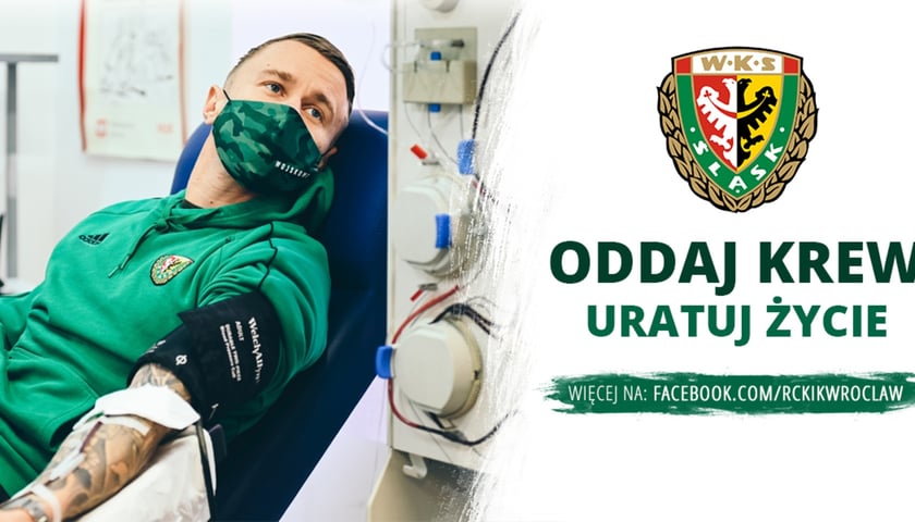 Powiększ obraz: W zamian za oddanie krwi, wrocławski Śląsk oferuje kibicom darmowy bilet na mecz