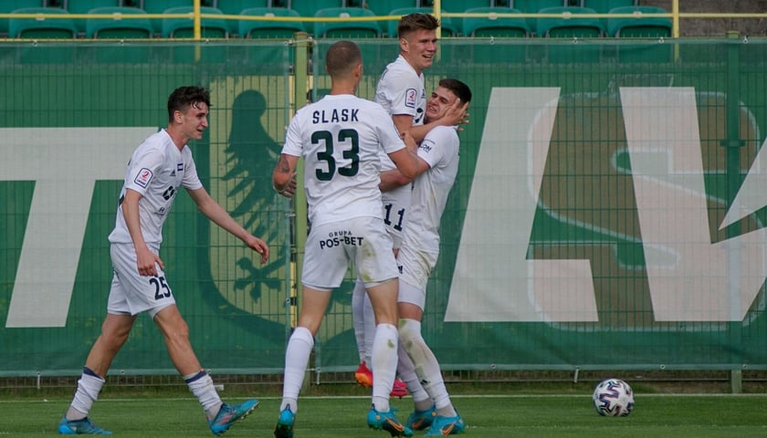 Powiększ obraz: Gola dla rezerw Śląska strzelił Piotr Samiec-Talar. Wrocławianie zremisowali z Ruchem