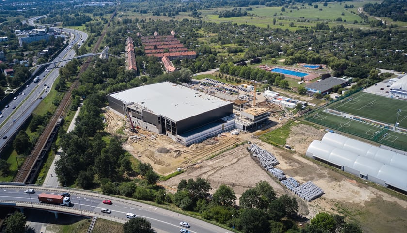 Trwa budowa wielofunkcyjnej hali sportowej na Kłokoczycach
