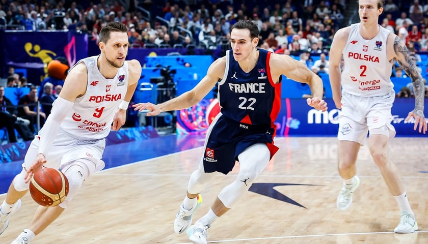 Powiększ obraz: W półfinale EuroBasket 2022 Polacy wysoko przegrali z Francją