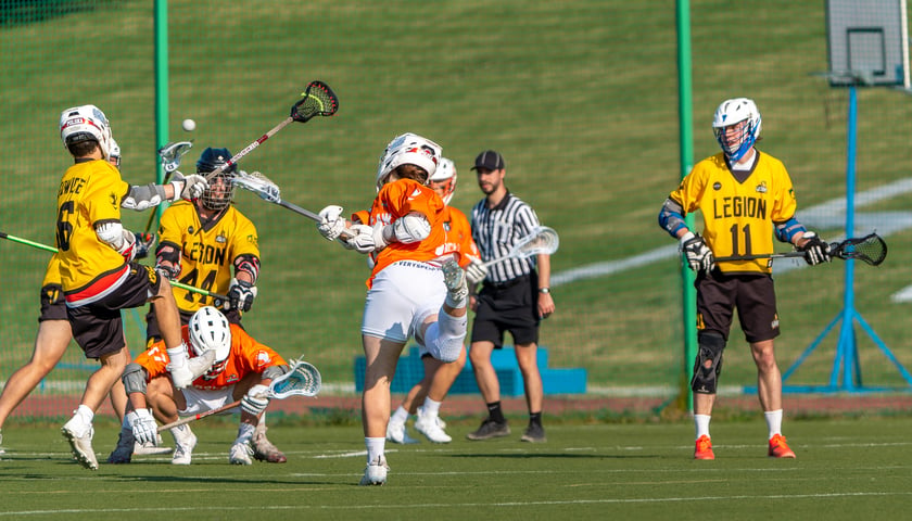 Powiększ obraz: Kosynierzy Wrocław podczas meczu lacrosse