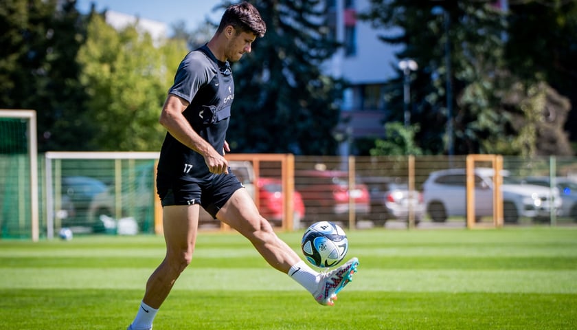 Powiększ obraz: Petr Schwarz, czeski pomocnik Śląska Wrocław