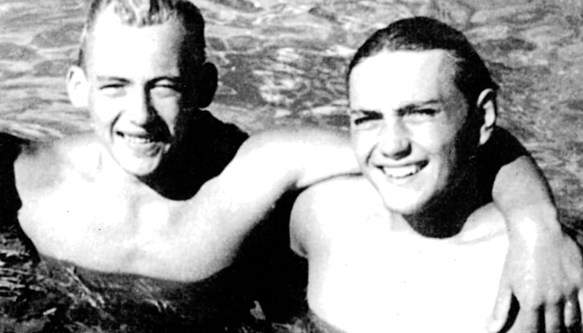 Powiększ obraz: Od lewej koledzy z basenu i klubu Ryszard Połomski i Marek Petrusewicz