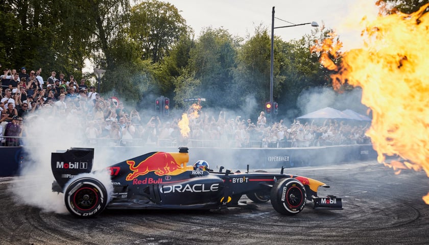 Powiększ obraz: Bolid Red Bull Racing