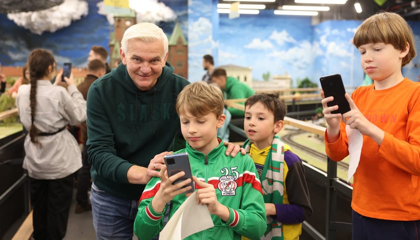 Piłkarze Śląska Wrocław w miniaturze w Kolejkowie - konferencja prasowa