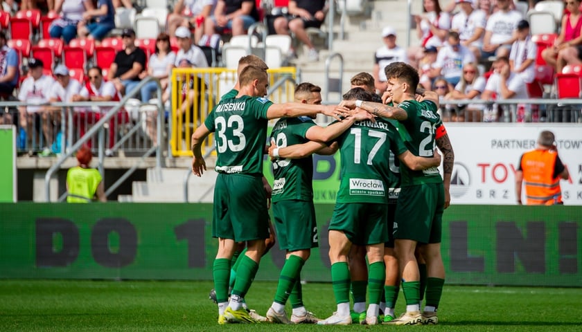 Powiększ obraz: Piłkarze Śląska Wrocław