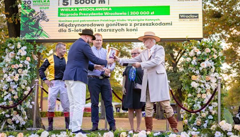 Powiększ obraz: <p>Wielka Wrocławska i Wielka Partynicka oraz 6 innych gonitw na Torze Partynice we Wrocławiu - 7 września 2025</p>