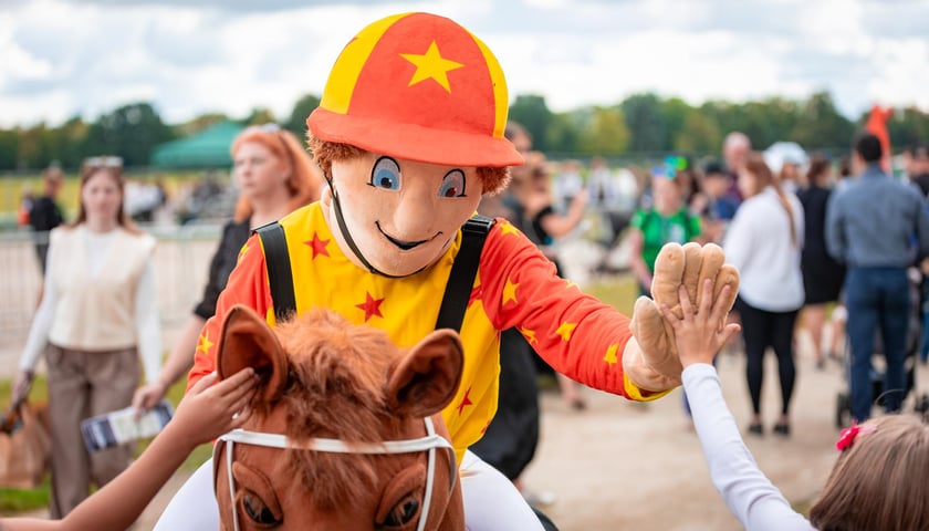 Powiększ obraz: <p>Wielka Wrocławska i Wielka Partynicka oraz 6 innych gonitw na Torze Partynice we Wrocławiu - 7 września 2025</p>