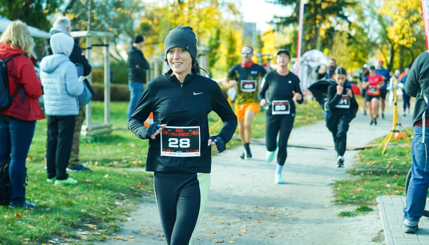Powiększ obraz: Halloweenowy bieg Radia Wrocław. Park Skowroni, 26.10.2025