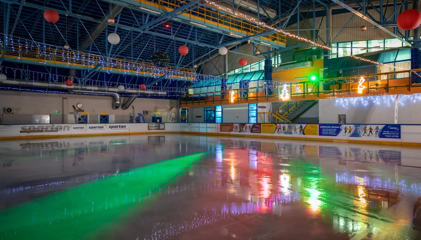 Powiększ obraz: Karnawołowe ślizganie na lodowisku Orbita. Wrocław, 06.01.2026