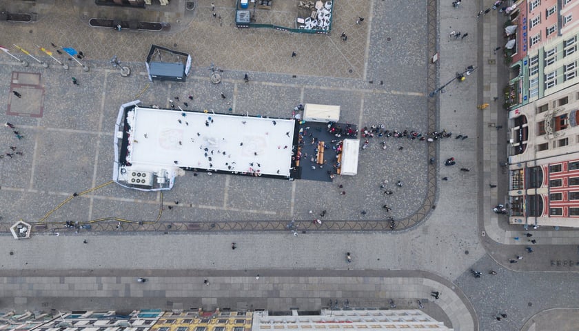 Powiększ obraz: Lodowisko na Rynku, 7 lutego 2026