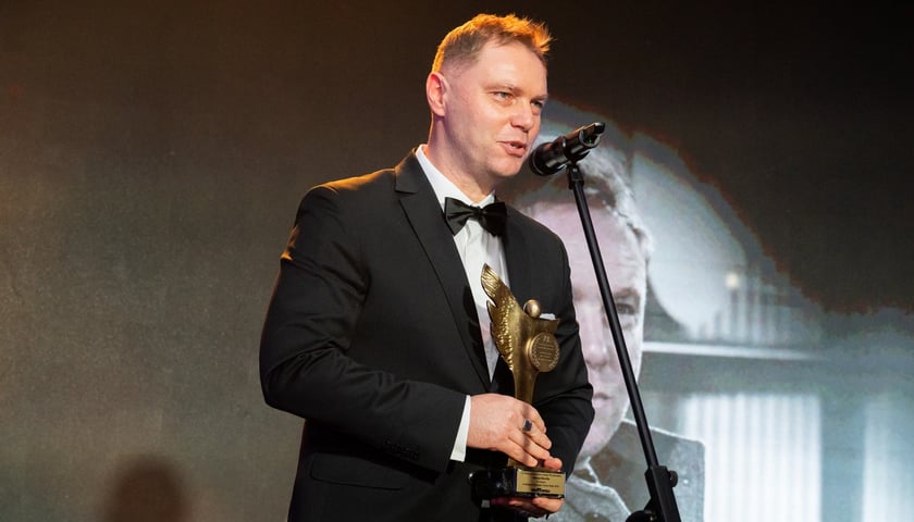 Powiększ obraz: Gala 