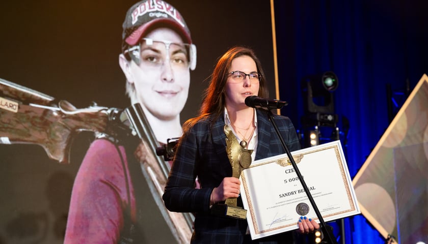 Powiększ obraz: Gala 