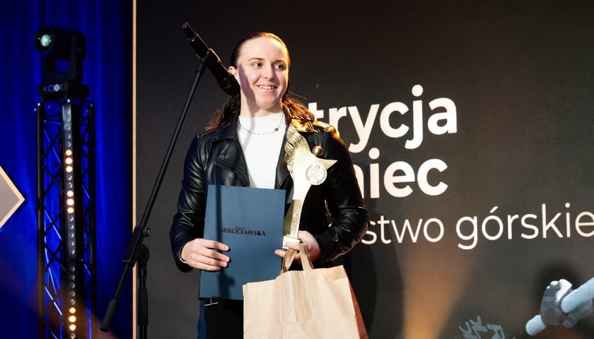 Powiększ obraz: Gala 