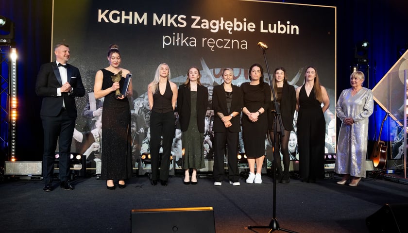 Powiększ obraz: Gala 