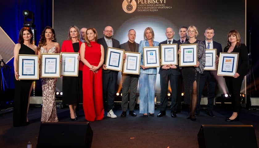 Powiększ obraz: Gala 