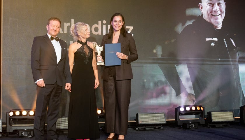 Powiększ obraz: Gala 