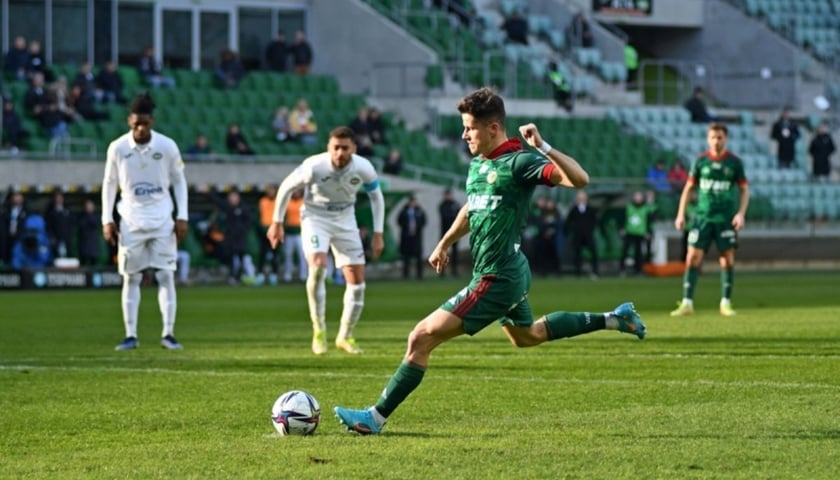 Powiększ obraz: Petr Schwarz w meczu z Radomiakiem nie wykorzystał rzutu karnego