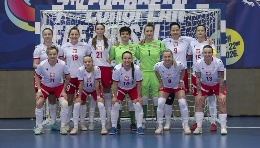 Powiększ obraz: <p>Kobieca reprezentacja Polski niesłyszących w futsalu.</p>