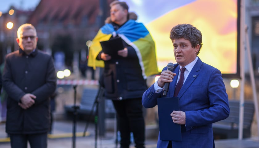 Powiększ obraz: <p>Мітинг до четвертої річниці російського вторгнення в Україну. Площа Новий Тарг, 24 лютого 2026 року</p>