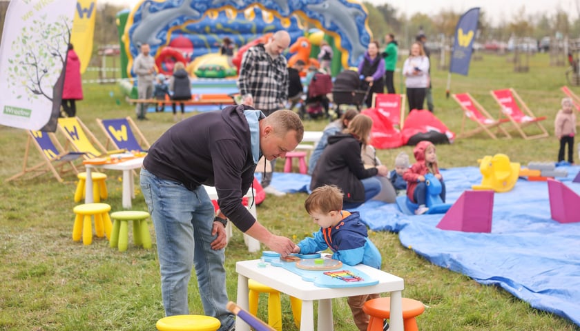 Piknik WROśnij we WROcław w powstającym parku przy ul. Rdestowej
