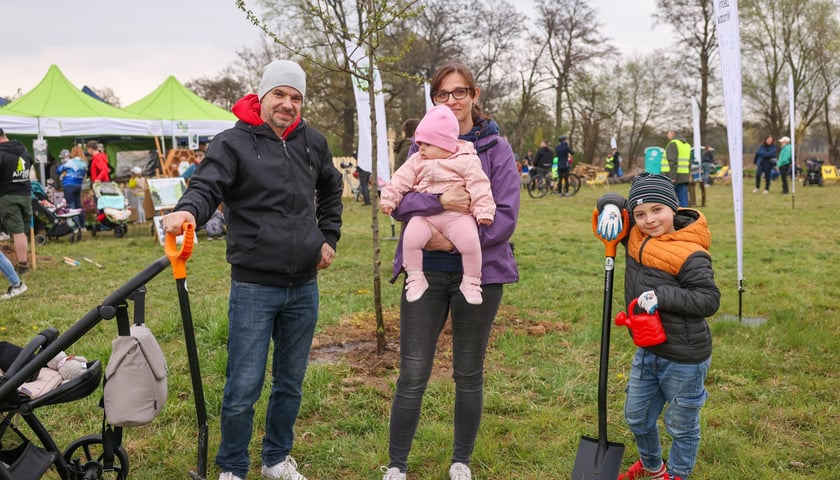 Piknik WROśnij we WROcław w powstającym parku przy ul. Rdestowej
