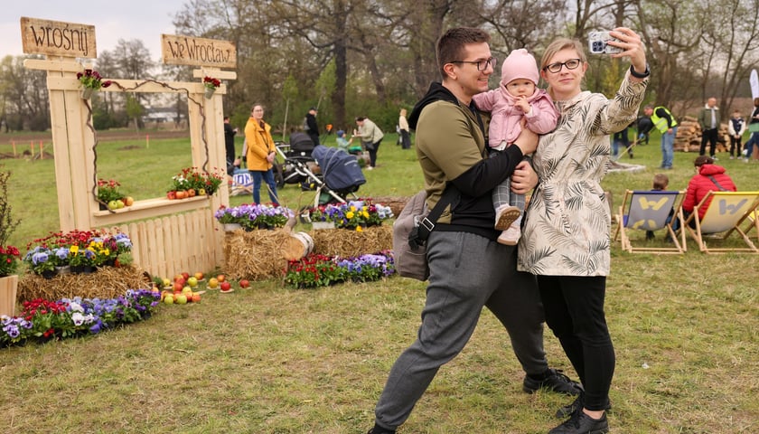 Piknik WROśnij we WROcław w powstającym parku przy ul. Rdestowej