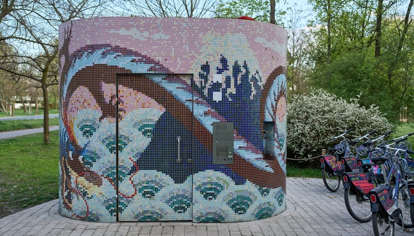 Toaleta - ul. Koreańska na Brochowie (Park na Skraju)