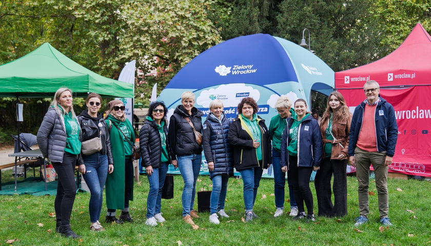 Międzypokoleniowy piknik ekologiczny w Ogrodzie Staromiejskim we Wrocławiu.