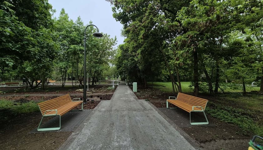 Park Młodych Ekolog&oacute;w przy Alei Kasprowicza we Wrocławiu