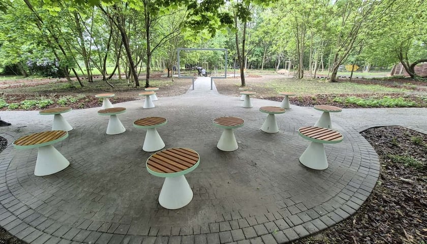 Park Młodych Ekolog&oacute;w przy Alei Kasprowicza we Wrocławiu