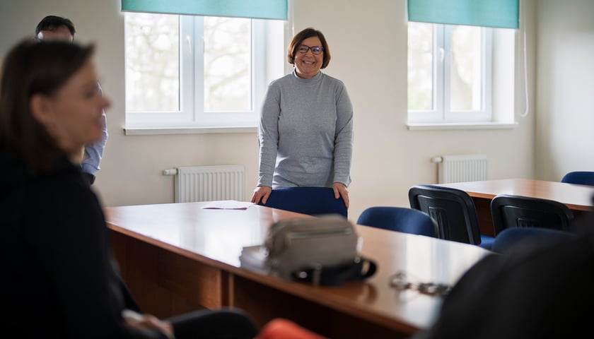 Miejska Farma Wrocław na Swojczycach. Badania jakości gleby przez specjalistów Uniwersytetu Przyrodniczego we Wrocławiu. Bogusława Bronowicka, główny specjalista ds. farmy miejskiej, Stacja Badawczo-Dydaktyczna Uniwersytetu Przyrodniczego na Swojczycach