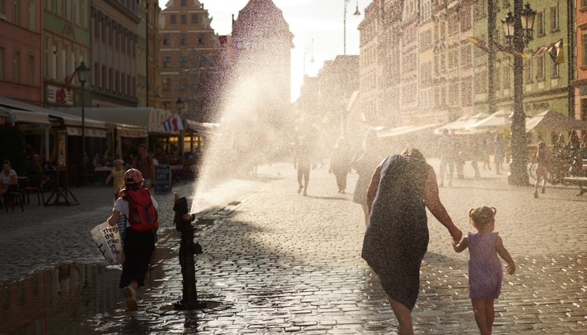 Kurtyny wodne na wrocławskim Rynku